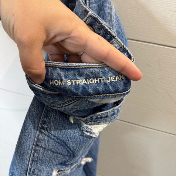 American Eagle | Women's Mom Straight Jean Size 2 - Picture 13 of 14